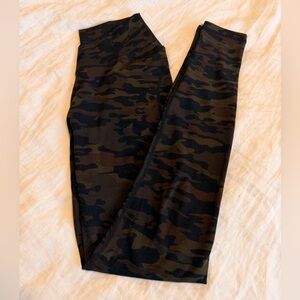 Camo Print Crossover Waist Women's Leggings